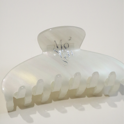ACETATE SHELL GLOWING HAIR CLAW CLIP IN WHITE