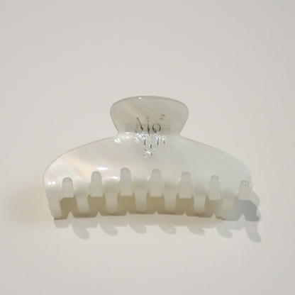 ACETATE SHELL GLOWING HAIR CLAW CLIP IN WHITE